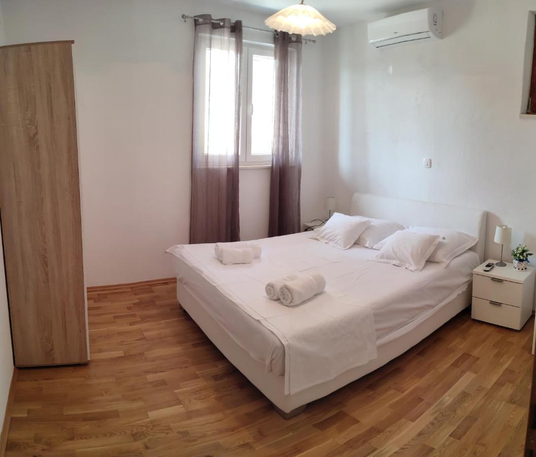 Apartments Villa Anna Podstrana Exterior photo